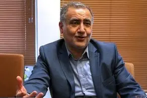 سطح زندگی مردم در حال پس رفت است 