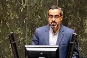مخبر توپ را در زمین شورای رقابت انداخت