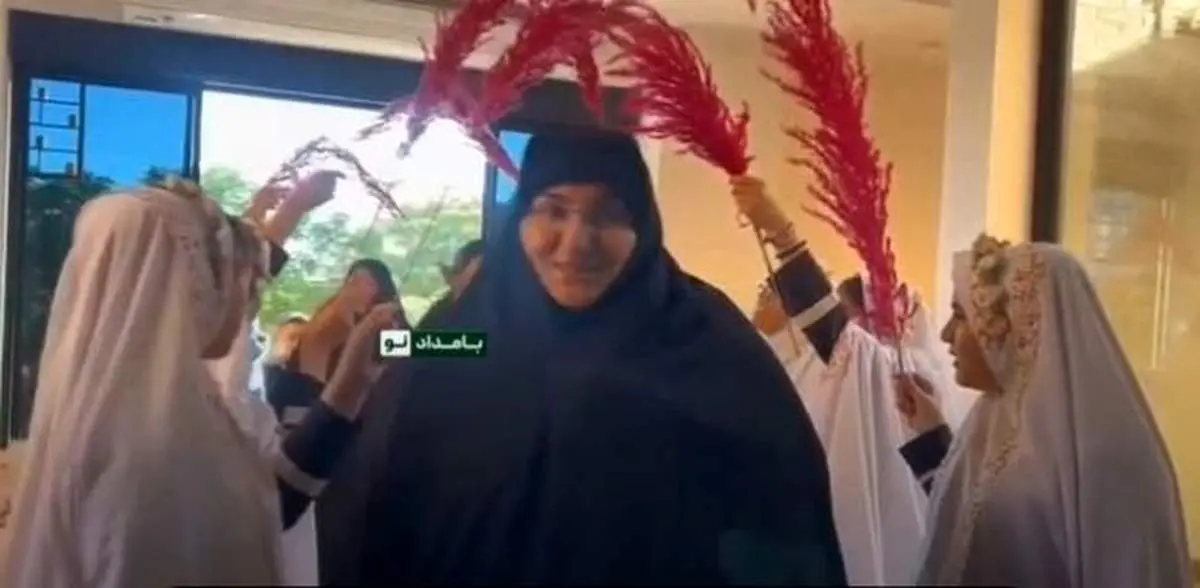 همسر اردشیر مطهری به حواشی استقبال از او واکنش نشان داد