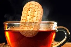 6 ضرر بزرگ عجیب خوردن بیسکوئیت با چای که از آن بی‌خبر بودیم!+عکس