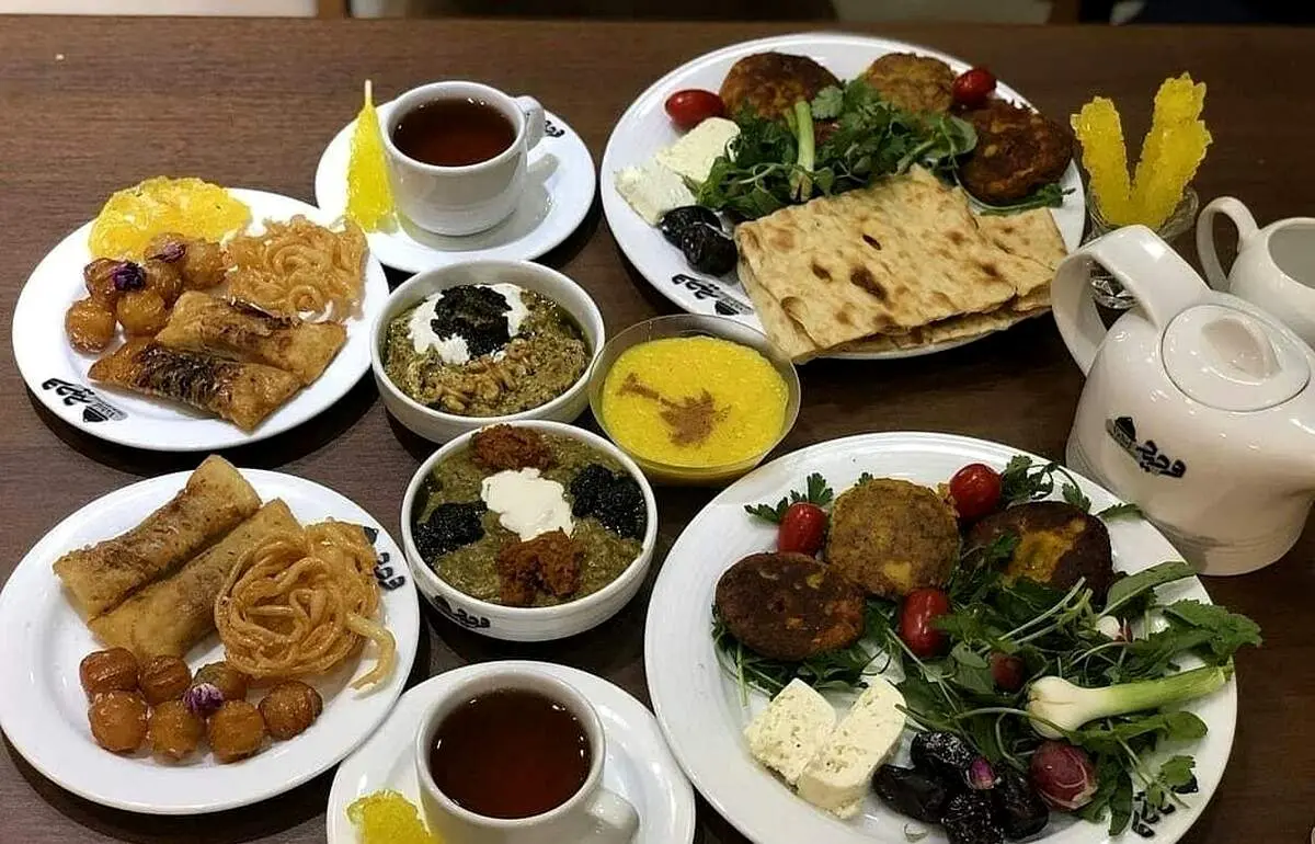  برپایی بزرگترین سفره افطاری در بلوار کشاورز

