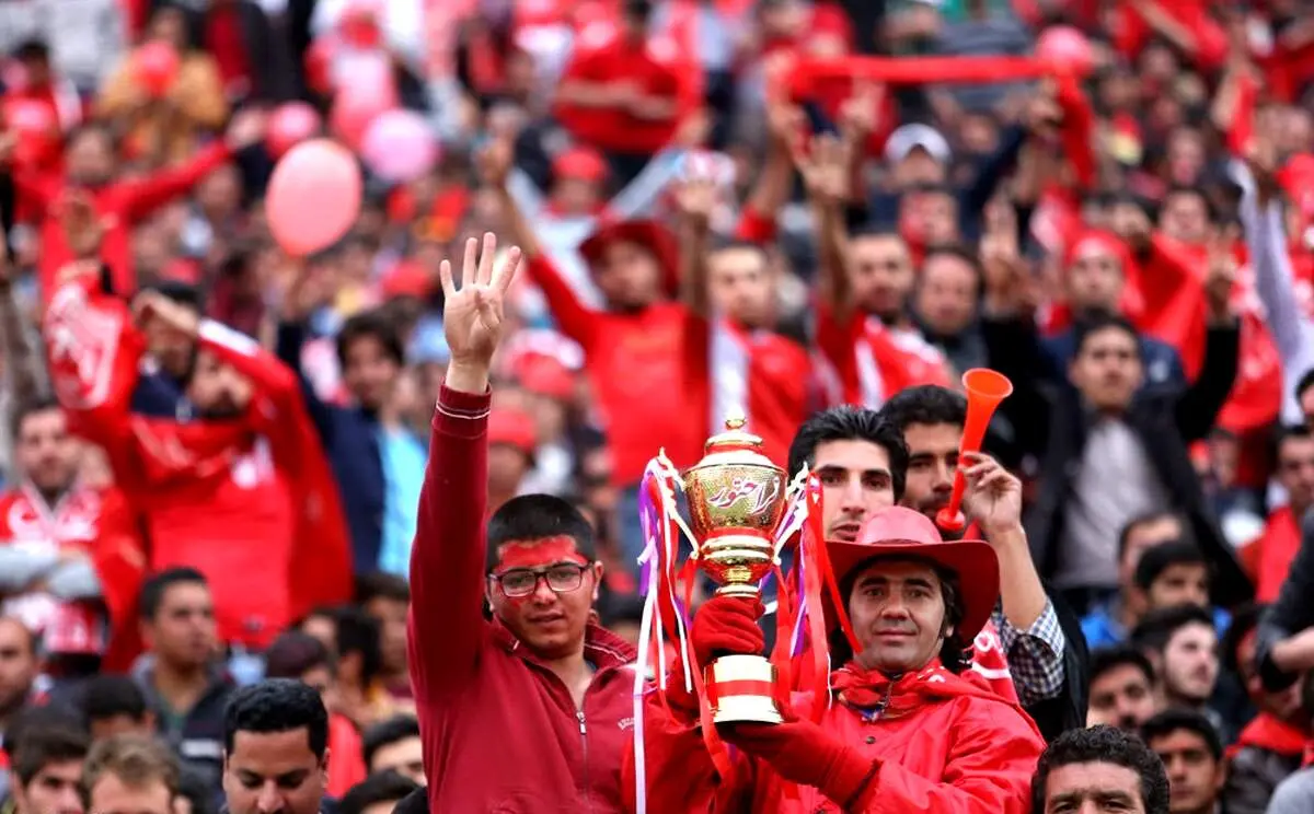 تراکتور برای بازیکنان پرسپولیس فرش قرمز پهن کرد!