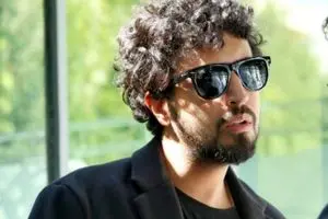 دیدار غم انگیز بازیگران سریال جان سخت در ختم پدر مهرداد صدیقیان/ فیلم