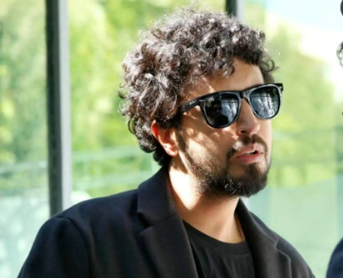 دیدار غم انگیز بازیگران سریال جان سخت در ختم پدر مهرداد صدیقیان/ فیلم