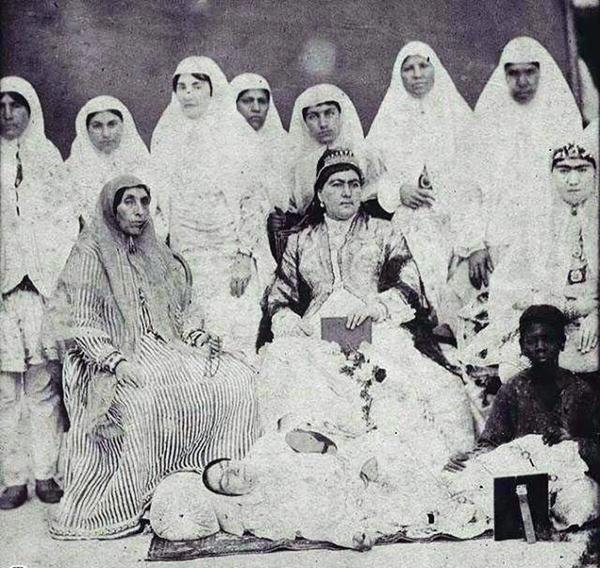 فَک ناصرالدین‌شاه  از دیدن «حرمسرای» روچیلدها به زمین چسبید!/ عکس