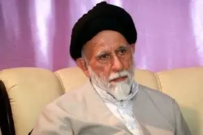 کسانی که به این مرجع بزرگوار حمله کرده‌اند نمی‌بینند در این مملکت چه خبر است؟/ چرا باید با دنیا سر ستیز داشته باشیم؟