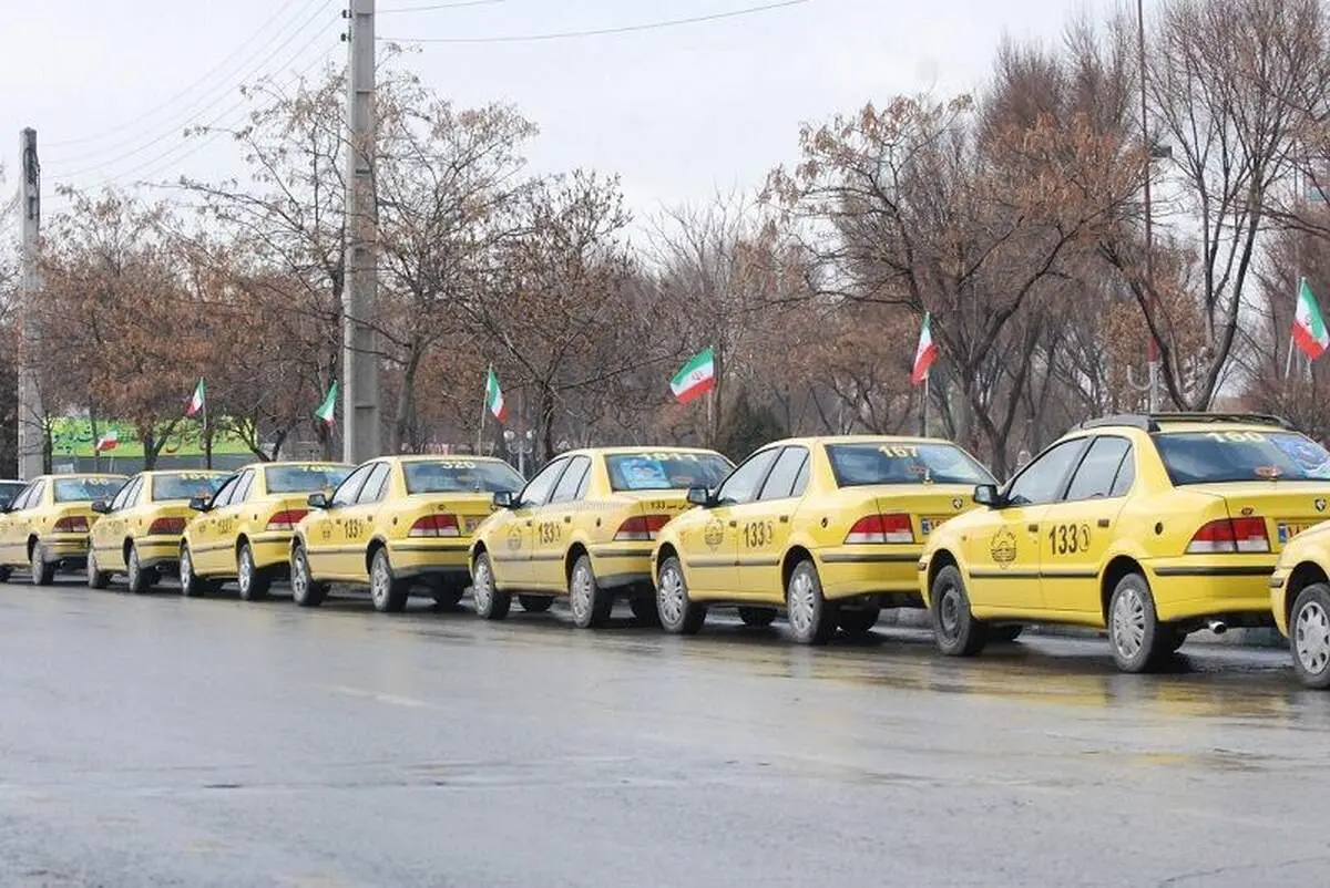 عکسی لو رفته از نشستن خجالت آور یک پسر در تاکسی کنار این دختر+ عکس