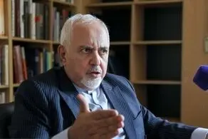 ظریف: درب خانه مردم بسته ارزاق و کارت ۳۰۰ هزار تومانی می‌فرستند این پول را از کجا آورده‌اید؟