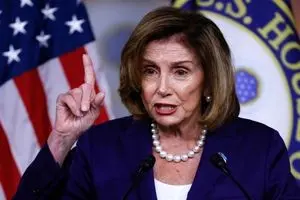 واکنش پلوسی به حمله آمریکا به ایران