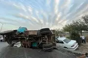 واژگونی هولناک کامیون در بزرگراه آزادگان تهران
