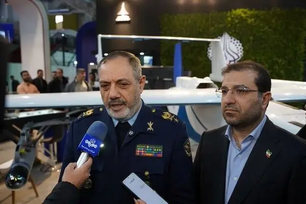 تاکید وزیر دفاع بر توسعه همکاری با شرکت‌های فناور