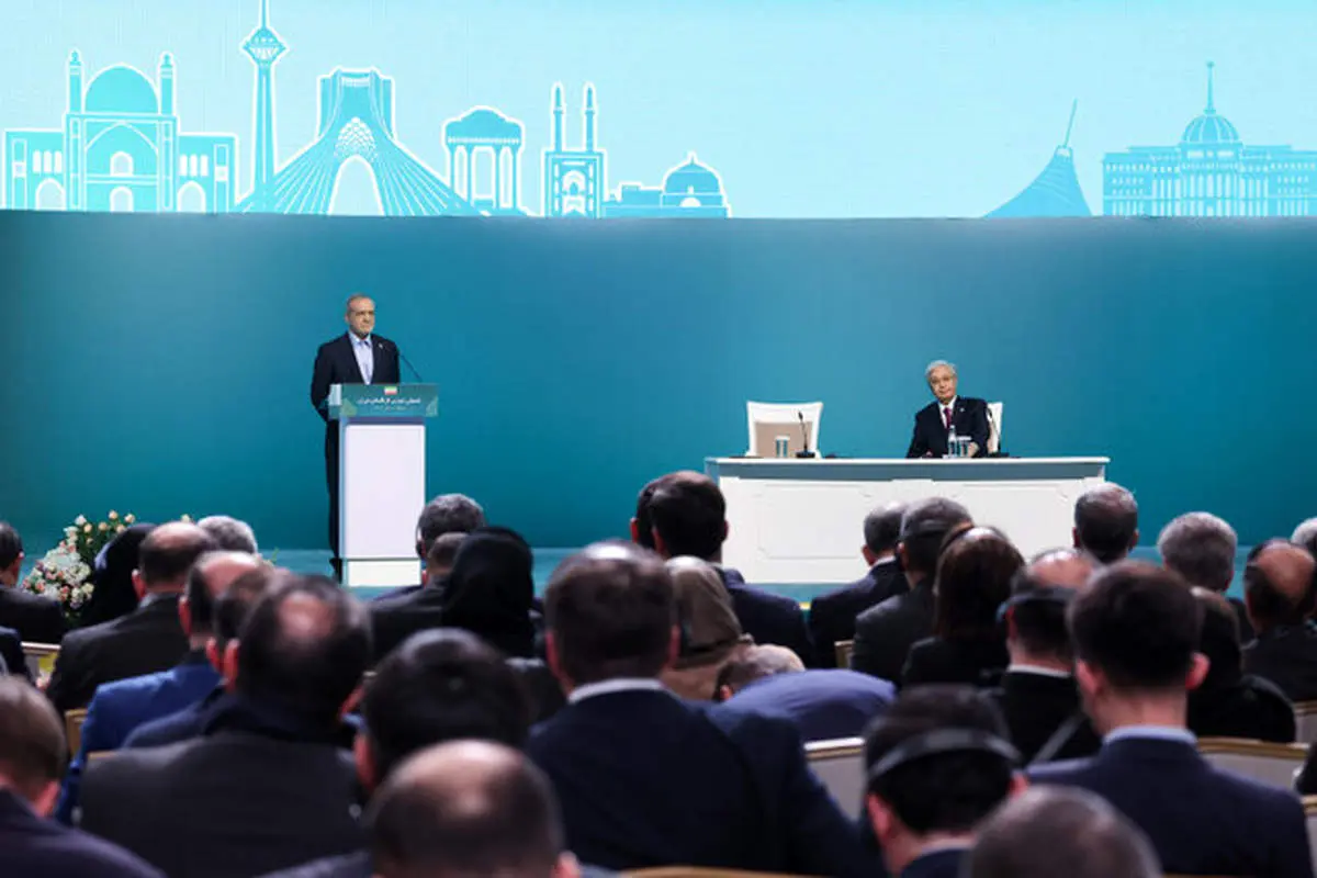 پزشکیان: می‌خواهیم میان بخش‌های خصوصی ایران و قزاقستان شبکه پایدار سرمایه‌گذاری ایجاد کنیم 