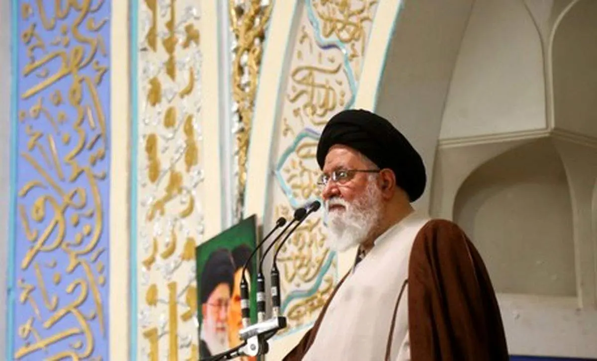 علمالهدی: باید به دشمن بفهمانیم و آنان را از آرزوی تسلط بر ما ناامید کنیم