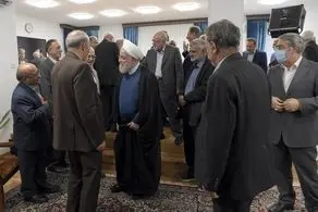 مگر می‌شود زمان انتخابات را چند ماه جلو یا عقب کشید؟