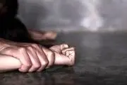 خواهر کم سن و سال قربانی آزار شیطانی برادر ناتنی!/ عکس برادر شیطان صفت

