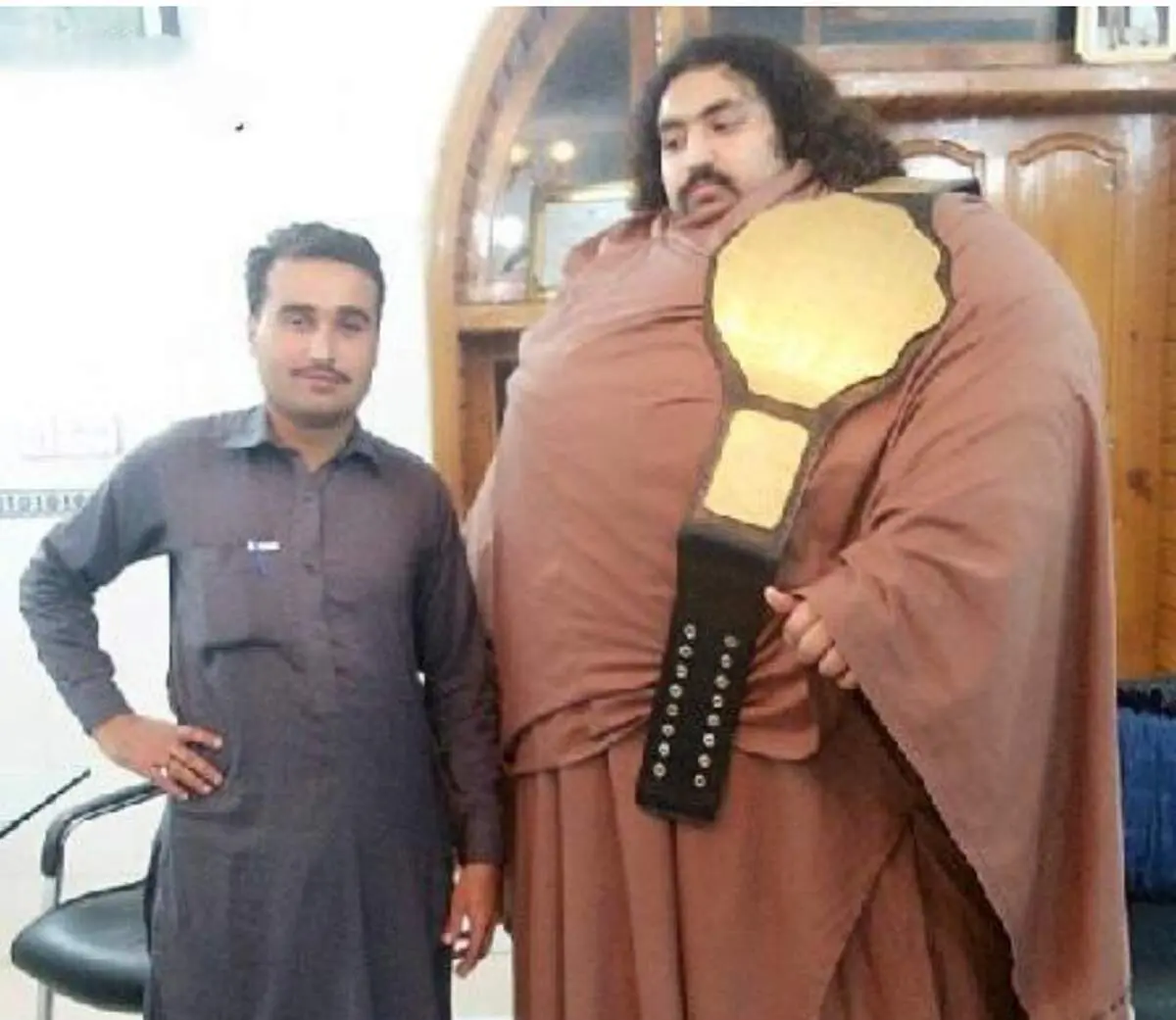 عکس|خواستگاری ۳۰۰ دختر از هالک ۴۰۰ کیلویی جهان!/ شرط باورنکردنی او برای ازدواج