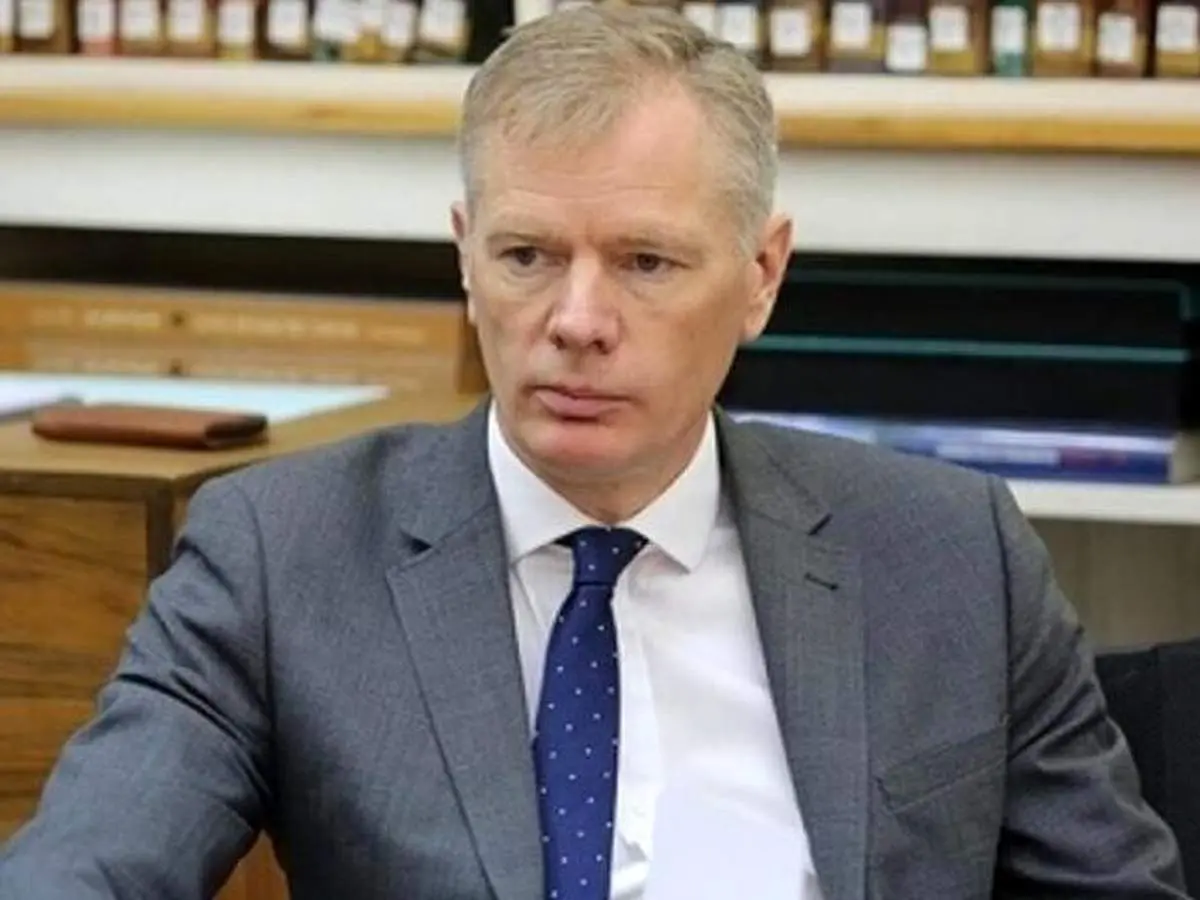 سفیر بریتانیا هم در ایران به خبر بازداشت معاون خود واکنش نشان داد 