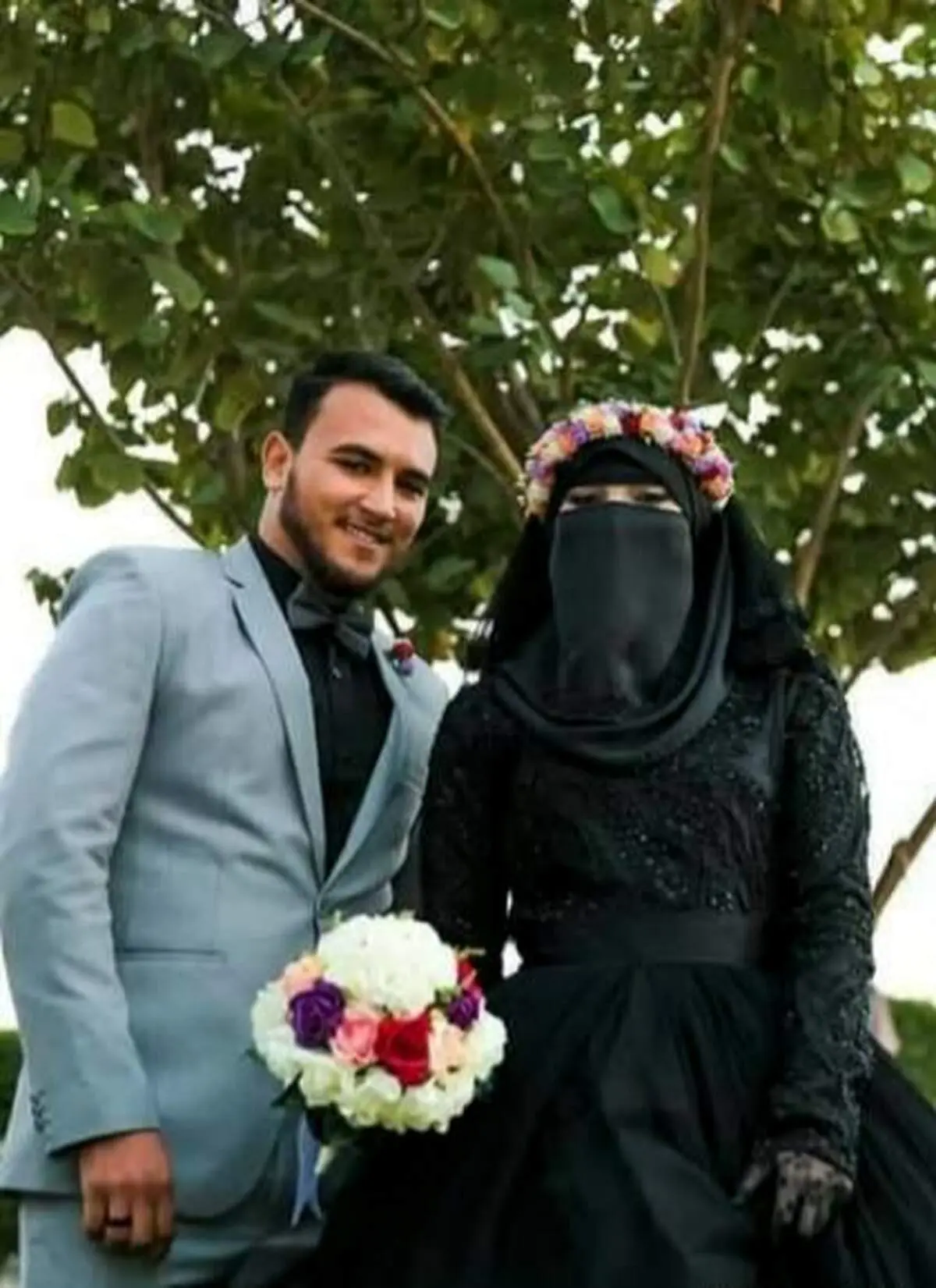 جنجال گسترده لباس عجیب و غریب عروس و داماد! + عکس واقعی