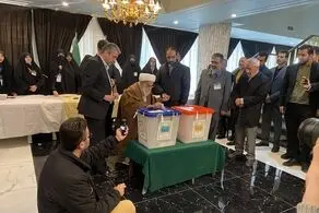آیت الله جنتی رای خود را به صندوق انداخت 