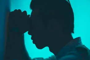 این مرد عجیب یک شبه 20 سال جوان شد!