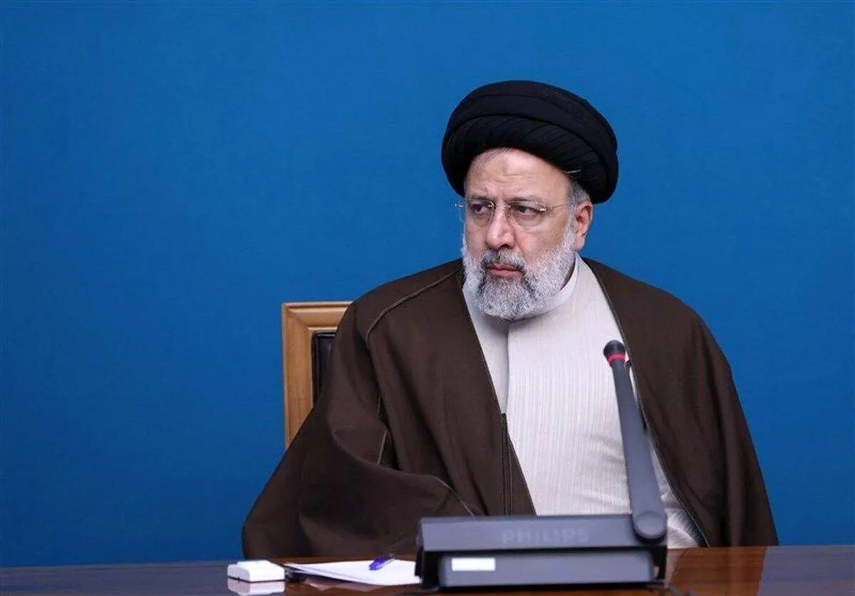 کنایه به رئیسی: هیچ مسئولی برای چوب حراج زدن به منافع کشورش فخر فروشی نمیکند!