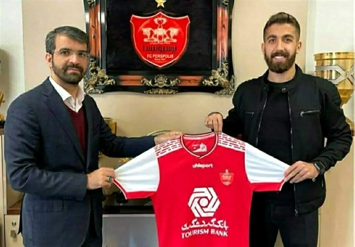 ثبت قرارداد مدافع پرسپولیس؛ فرجی‌ مشکلی برای دیدار با نفت ندارد