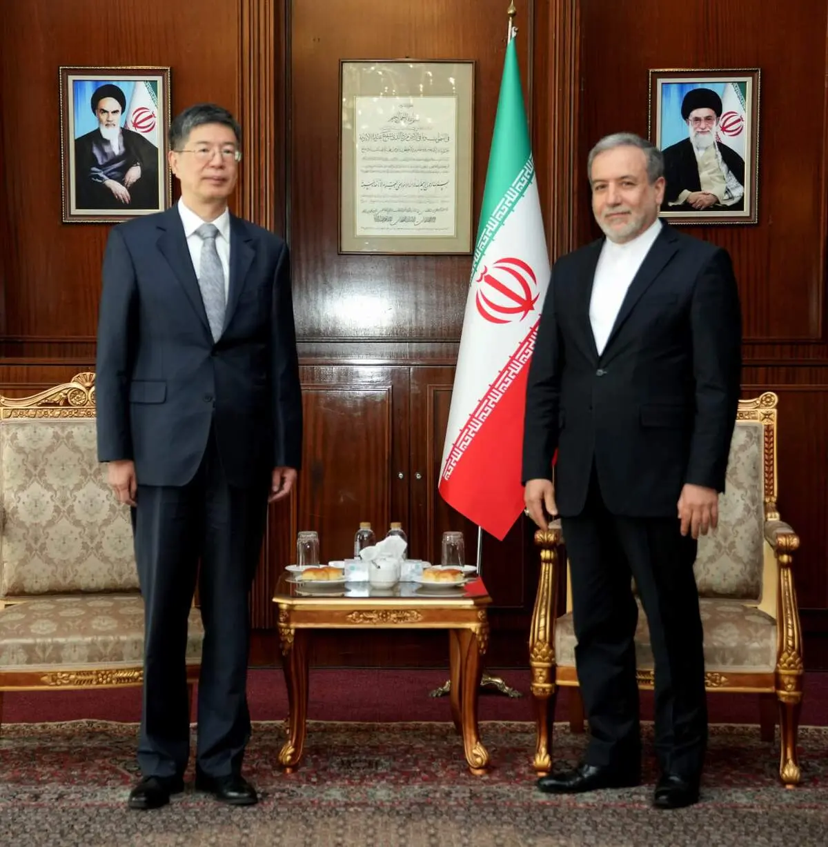 دیدار سفیر چین در ایران با وزیر امور خارجه در آستانه سفر مهم پزشکیان به پکن 