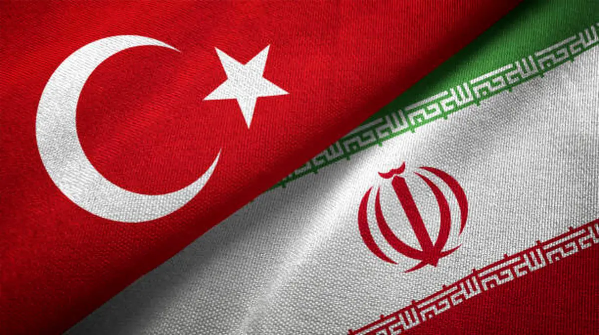 وزیر دفاع به ترکیه رفت 