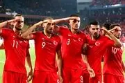 فیلم رقص بازیکنان تیم ملی ترکیه پس از صعود به یورو ۲۰۲۴ که وایرال شده