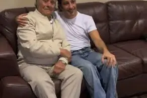دیدار احساسی بهروز وثوقی و نوید محمدزاده/ فیلم
