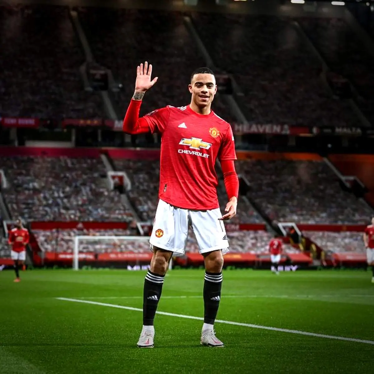 بازیکن محبوب قرمزها ماندنی شد+عکس