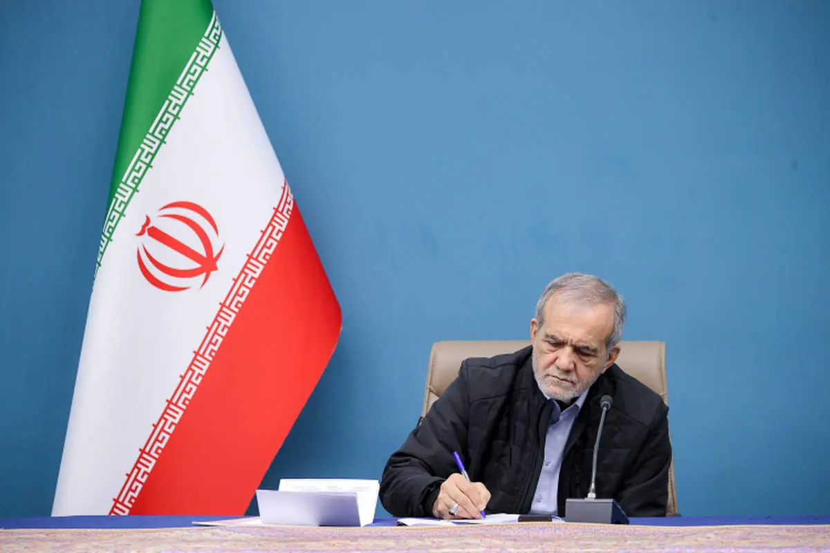 پیام تسلیت پزشکیان در پی سانحه سقوط هواپیمای مسافری در روسیه 