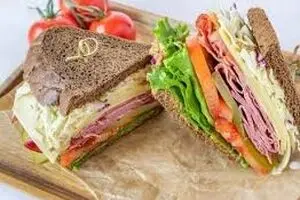 طرز تهیه ساندویچ پاسترامی گرم خانگی