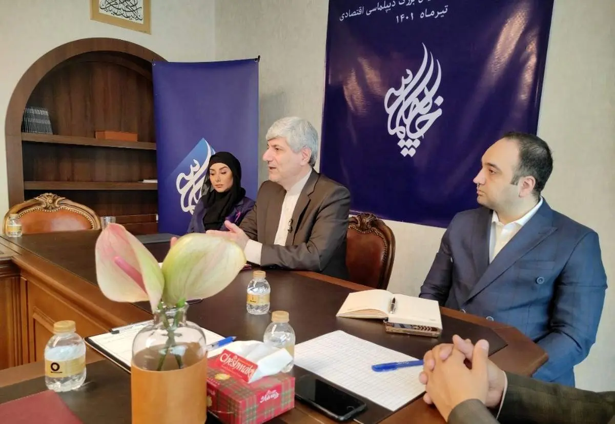 حدود ۱۵۰ دیپلمات ارشد داریم/ وزارت خارجه دقت کند