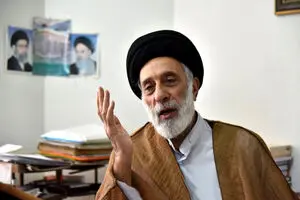 سیدهادی خامنه ای: ایجاد صف‌های کیلومتری برای خوردن غذا به هیچ‌وجه ارتباطی با شیوه امیرالمومنین (ع) ندارد