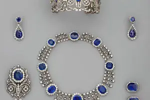 تصاویر و اسامی جواهرات دزدیده شده از موزه لوور