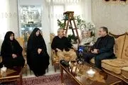 عراقچی به منزل شهید باقری رفت 