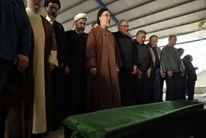 نماز میت خواندن سیدمحمد خاتمی بر پیکر خواهرش + عکس 