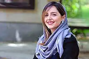 عکس جنجالی| استایل عجیب خانم بازیگر همه را شوکه کرد/ «نازنین بیاتی» مانتوی شیشه‌ای پوشید!