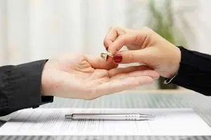طلاق پر سر و صدای وزیر امور خارجه از همسرش!