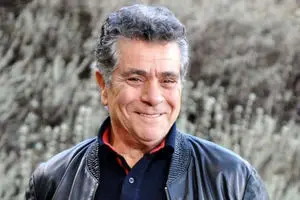 بهروز وثوقی در کنار پدر واقعی اش/ عکس