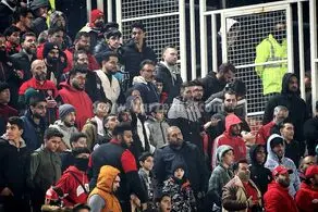 تصویر هوادار خبرساز پرسپولیس در تخت جمشید
