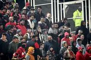تصویر هوادار خبرساز پرسپولیس در تخت جمشید