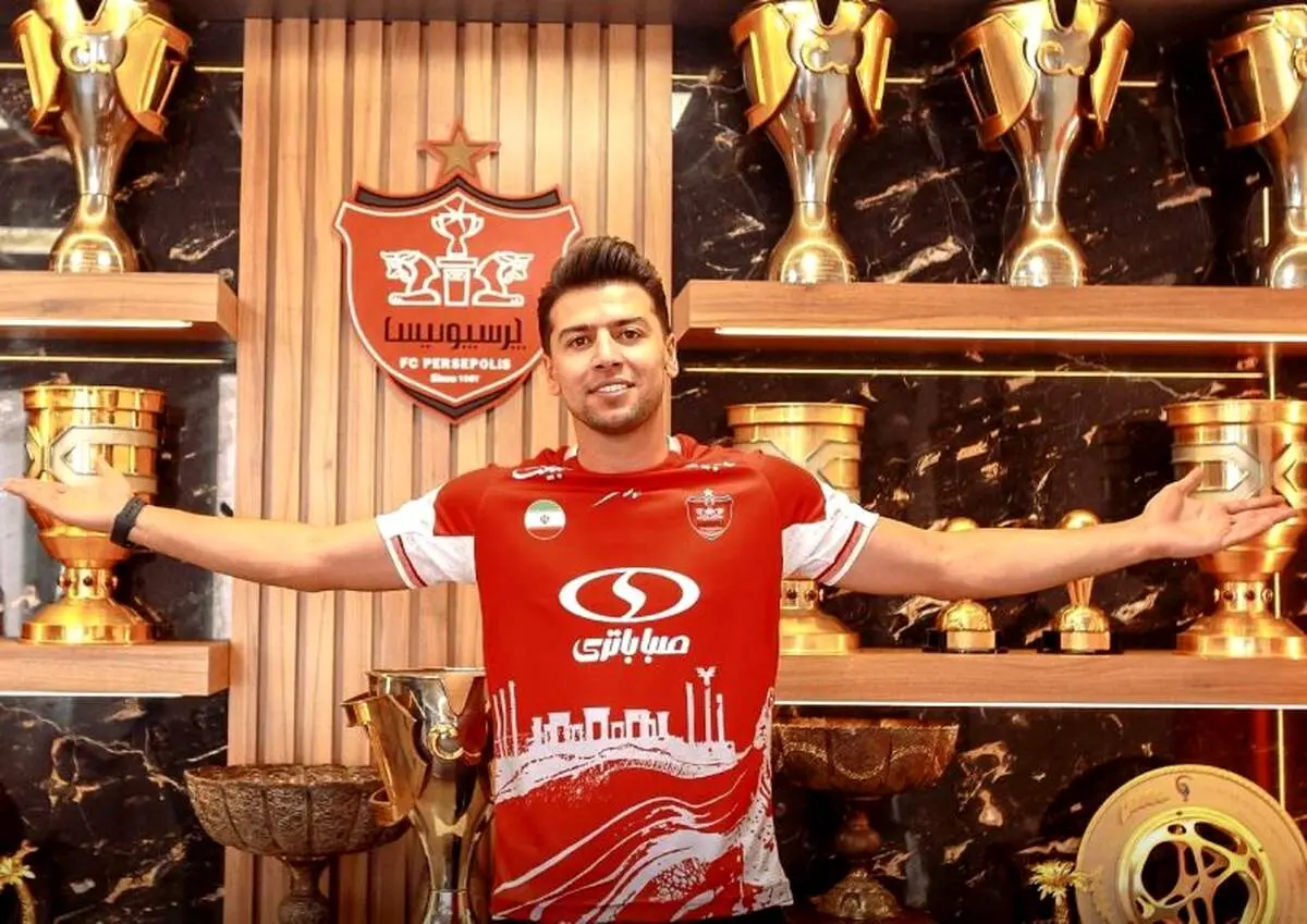 جنجالی‌ترین خرید پرسپولیس همچنان روی نیمکت!

