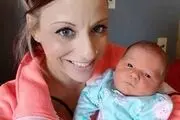 بوسه مرگبار ، جان این نوزاد بیچاره را تهدید کرد!+عکس