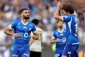 ابراز احساسات ستاره استقلالی به همسرش در زمین فوتبال