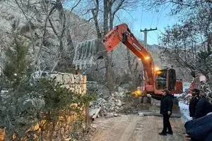 رفع تصرف ۶ هزارمتر مربع از اراضی فرحزاد 