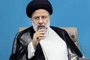 این کودک روی سقف ماشین رئیسی رفت| برخورد محافظان+ فیلم 