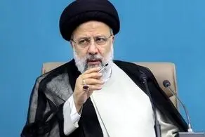 این کودک روی سقف ماشین رئیسی رفت| برخورد محافظان+ فیلم 