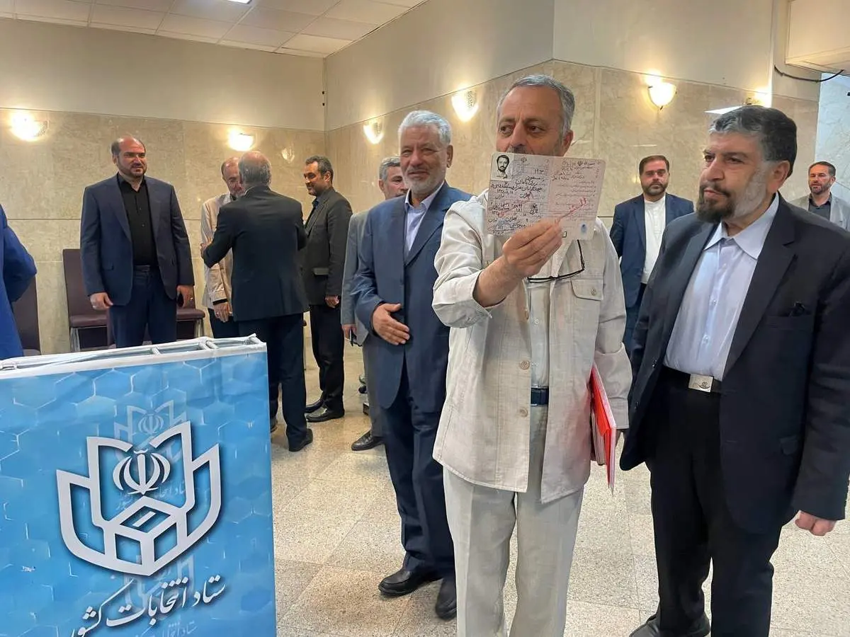 زریبافان داوطلب کاندیداتوری انتخابات ریاست جمهوری شد